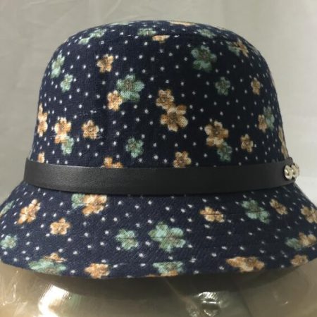 Women cloche hat with leather band