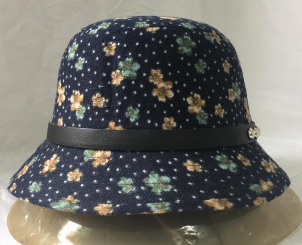 Women cloche hat with leather band