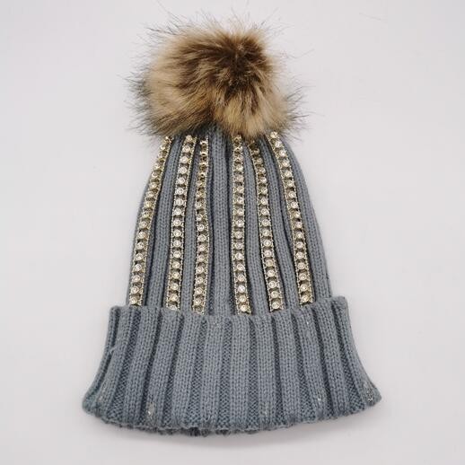 Stones pompom beanie