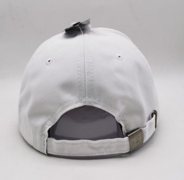 Cappellino da baseball goffrato