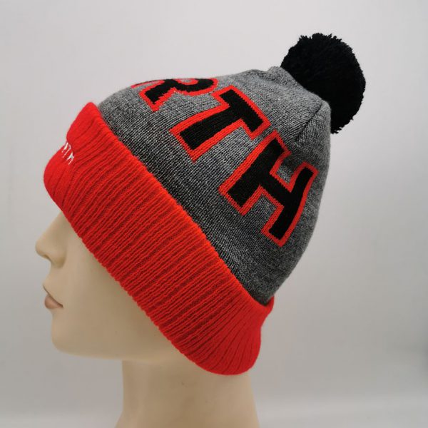 Customized Pom Hats Jacquard Embroidery Patched Beanie Hats
