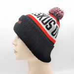 Customized Pom Hats Jacquard Embroidery Patched Beanie Hats