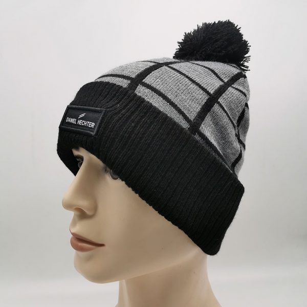 Customized Pom Hats Jacquard Embroidery Patched Beanie Hats