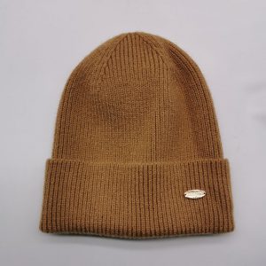 Acrylic soft hand feeling folding beanie with decorated gold brand