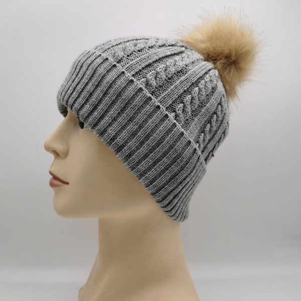 Classic cable knit cuff pom hat