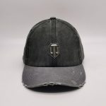 Cappello vintage Tank placcato logo in metallo