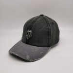 Cappello vintage Tank placcato logo in metallo
