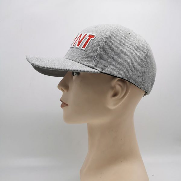 Gorra de béisbol gris melange con bordado de red texturizada